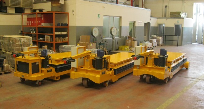 Manual-steering-self-propelled-trailer-650x350