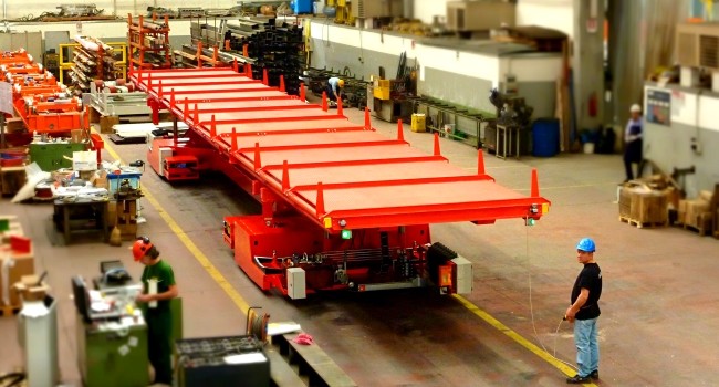 Mulidirectional-motorised-transfer-trolley-with-lifting-and-tilitng-deck_12t